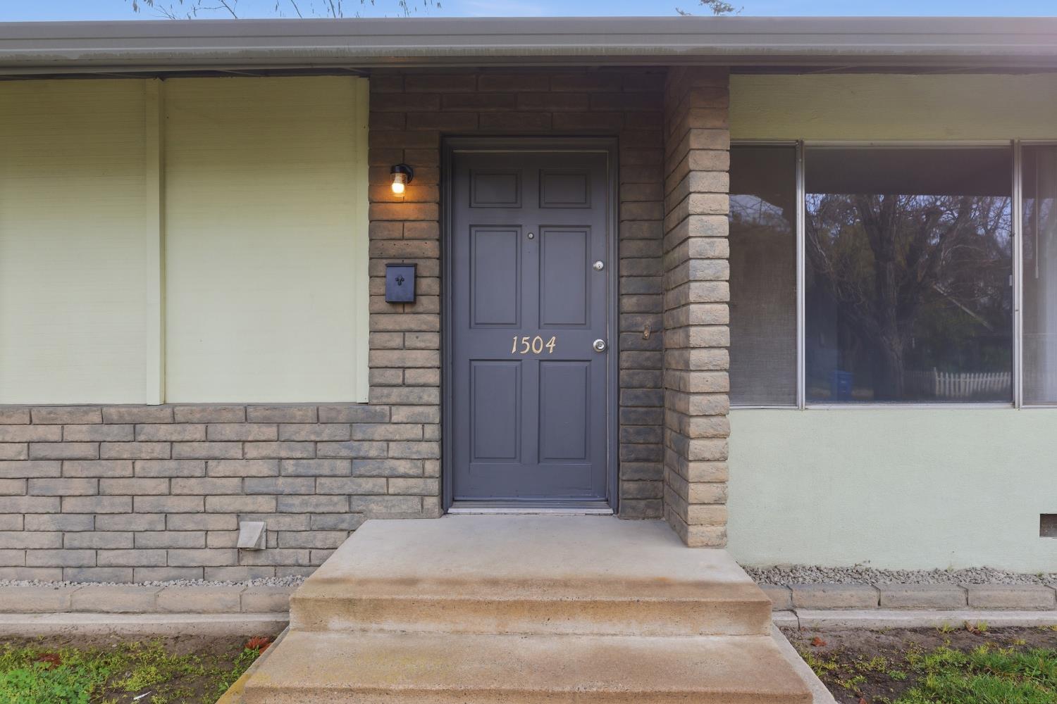 1504 Rose Avenue - 1