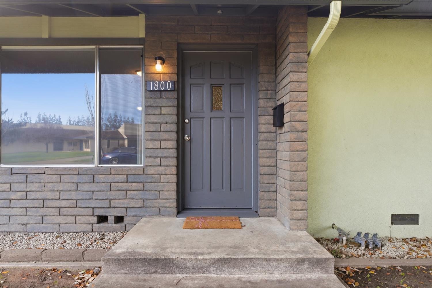 1800 Rockford Avenue - 1